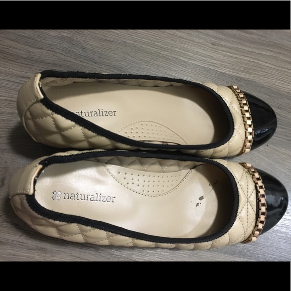 Naturalizer quilted heels - Picture 3 of 7